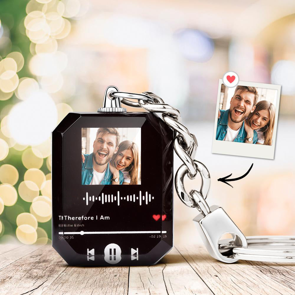 Porte-clés en cristal avec code gravé et scannable, personnalisé avec photo et musique.